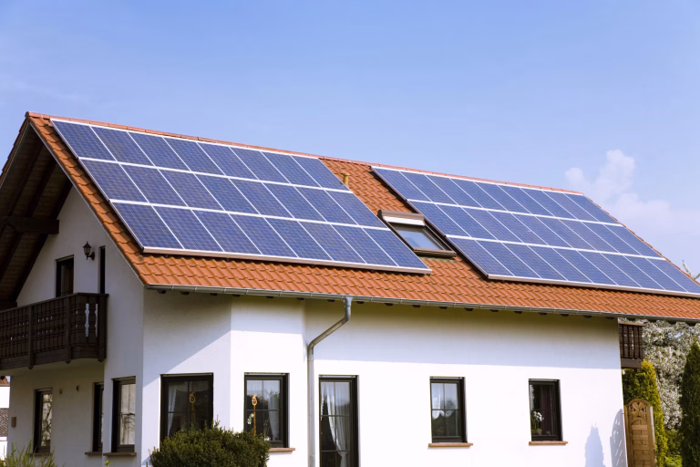 Photovoltaik Nürnberg: Kombination aus Solaranlage und Energiespeicher