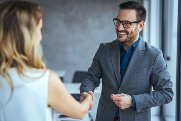 Personalvermittlung für Unternehmen: So sparen Firmen Zeit und Ressourcen beim Recruiting